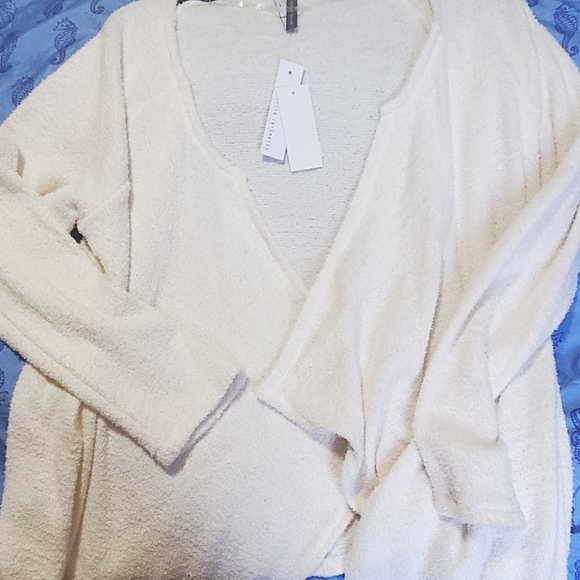 Casual Cardigan Sweater - Picture 3 of 4